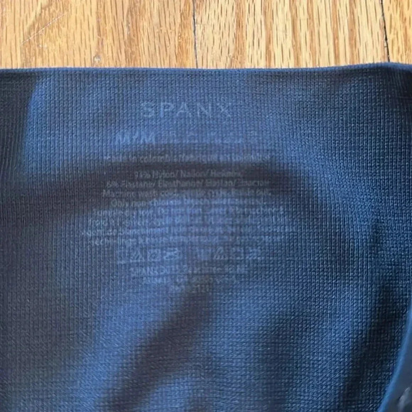 Spanx sz M camo black grey 24” inseam camo great pre owned condition shape wear - Picture 2 of 4